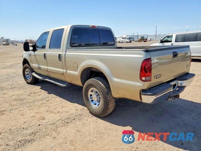 Trzecie zdjęcie samochodu z tyłu: 2001 FORD F250 SUPER DUTY VIN:3FTNW21SX1MA10260 - miniatura