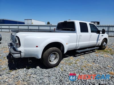 Trzecie zdjęcie samochodu z tyłu: 2005 FORD F350 SUPER DUTY VIN:1FTWW32P65EB95259 - miniatura