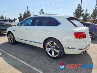 Drugie zdjęcie samochodu z przodu: 2018 BENTLEY BENTAYGA VIN:SJAAC2ZV8JC017622 - miniatura