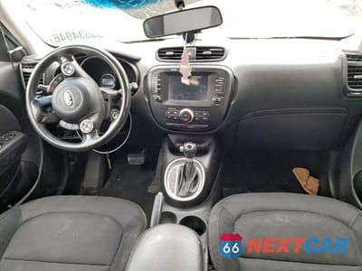Zdjęcie 8 z 12 samochodu: 2018 KIA SOUL + VIN:KNDJP3A59J7512697 - miniatura