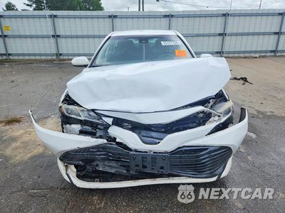 Piąte zdjęcie samochodu w środku: 2019 TOYOTA CAMRY LE VIN:4T1B11HK9KU773736 - miniatura
