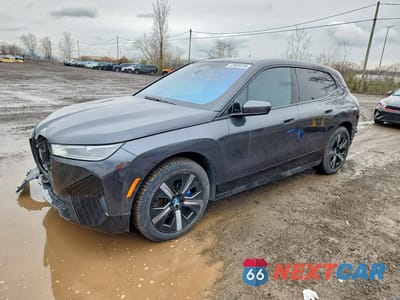 2023 BMW IX XDRIVE40 WB513CF06PCL80129 - główne zdjęcie licytacji z USA - miniatura