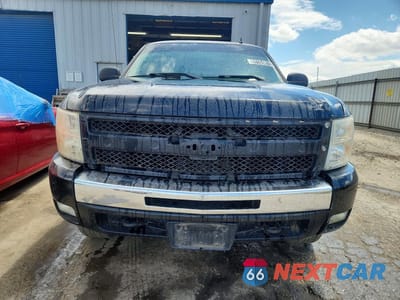 Piąte zdjęcie samochodu w środku: 2013 CHEVROLET SILVERADO K1500 LT VIN:3GCPKSE73DG257830 - miniatura