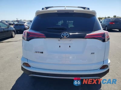 Zdjęcie 6 z 13 samochodu: 2018 TOYOTA RAV4 SE VIN:JTMNFREV2JJ198363 - miniatura