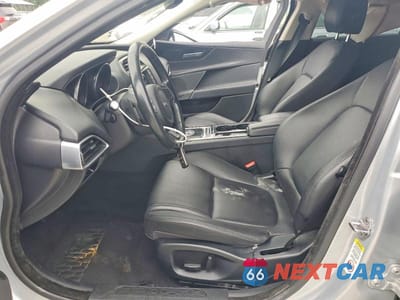 Zdjęcie 7 z 12 samochodu: 2017 JAGUAR XE PREMIUM VIN:SAJAD4BG9HA969474 - miniatura