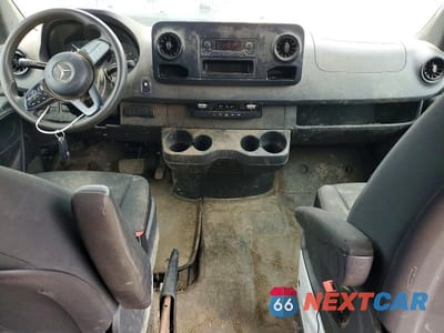 Zdjęcie 8 z 13 samochodu: 2019 MERCEDES-BENZ SPRINTER 2500 VIN:WD3PF1CD4KP055377 - miniatura