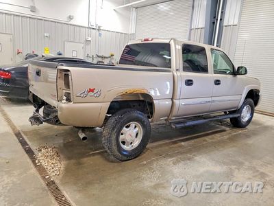 Trzecie zdjęcie samochodu z tyłu: 2004 GMC NEW SIERRA K1500 VIN:2GTEK13T741326710 - miniatura
