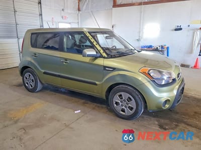 Czwarte zdjęcie samochodu z boku: 2012 KIA SOUL BASE VIN:KNDJT2A56C7439815 - miniatura