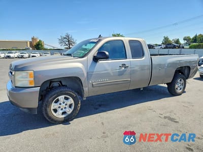 2008 CHEVROLET SILVERADO C1500 1GCEC19J38E130853 - główne zdjęcie licytacji z USA - miniatura