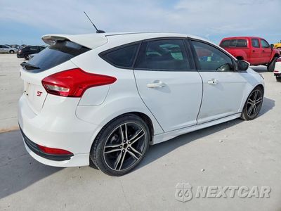 Trzecie zdjęcie samochodu z tyłu: 2017 FORD FOCUS ST VIN:1FADP3L99HL292661 - miniatura