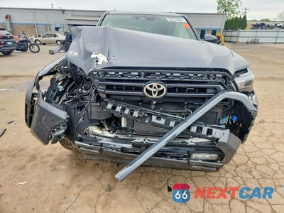 Piąte zdjęcie samochodu w środku: 2025 TOYOTA 4RUNNER SR5 VIN:JTEVA5BR5S5067822 - miniatura