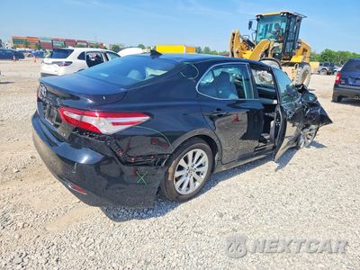 Trzecie zdjęcie samochodu z tyłu: 2020 TOYOTA CAMRY LE VIN:4T1L11AK6LU986076 - miniatura