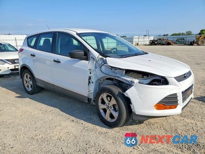 Czwarte zdjęcie samochodu z boku: 2015 FORD ESCAPE S VIN:1FMCU0F73FUA18107 - miniatura