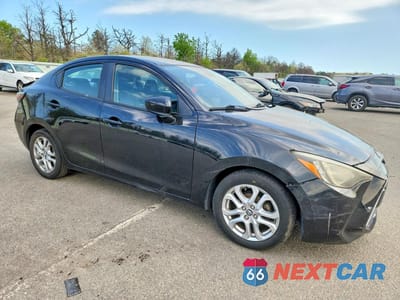 Czwarte zdjęcie samochodu z boku: 2017 TOYOTA YARIS IA BASE VIN:3MYDLBYV5HY180194 - miniatura