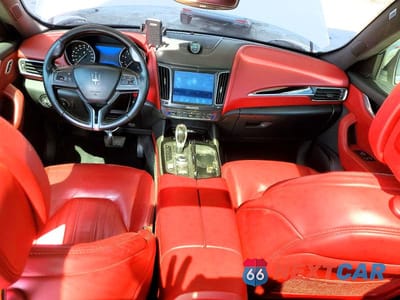 Zdjęcie 8 z 12 samochodu: 2018 MASERATI LEVANTE VIN:ZN661XUA7JX293681 - miniatura