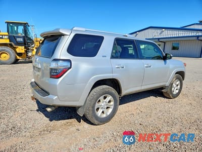 Trzecie zdjęcie samochodu z tyłu: 2014 TOYOTA 4RUNNER SR5 VIN:JTEBU5JR0E5198611 - miniatura