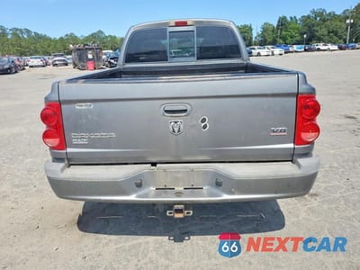 Zdjęcie 6 z 12 samochodu: 2005 DODGE DAKOTA QUAD SLT VIN:1D7HE48N25S119343 - miniatura