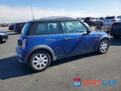 Trzecie zdjęcie samochodu z tyłu: 2004 MINI COOPER VIN:WMWRC33434TJ56971 - miniatura