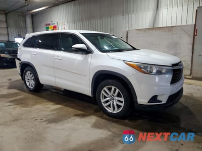 Czwarte zdjęcie samochodu z boku: 2016 TOYOTA HIGHLANDER LE VIN:5TDBKRFH6GS321150 - miniatura