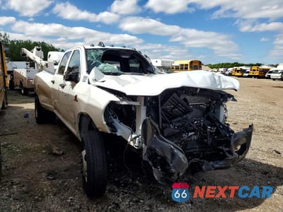 Czwarte zdjęcie samochodu z boku: 2024 RAM 3500 TRADESMAN VIN:3C63RRGL0RG362613 - miniatura