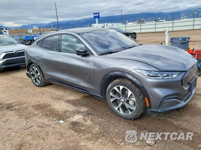 Czwarte zdjęcie samochodu z boku: 2023 FORD MACH E VIN:3FMTK3SU4PMA57068 - miniatura
