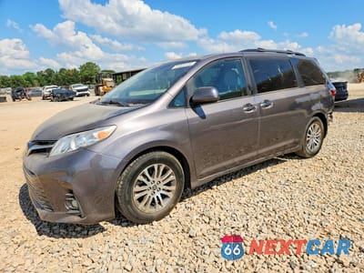 2020 TOYOTA SIENNA XLE 8-PASSENGER 5TDYZ3DCXLS076826 - główne zdjęcie licytacji z USA - miniatura