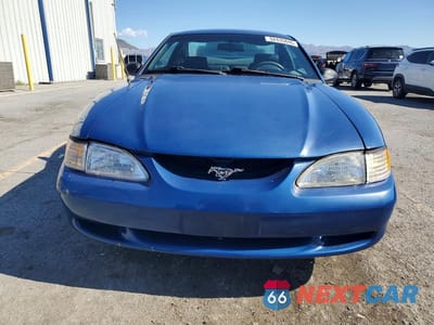 Piąte zdjęcie samochodu w środku: 1998 FORD MUSTANG VIN:1FAFP4048WF132581 - miniatura