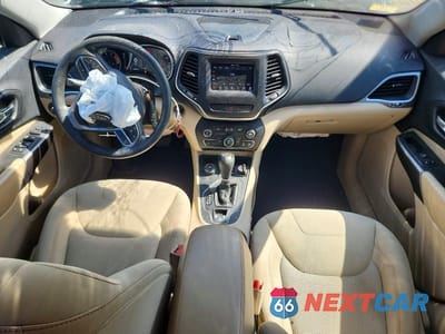 Zdjęcie 8 z 12 samochodu: 2019 JEEP CHEROKEE LATITUDE VIN:1C4PJMCXXKD104910 - miniatura
