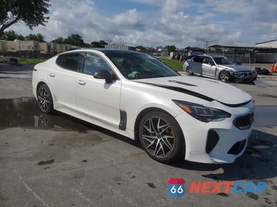 Czwarte zdjęcie samochodu z boku: 2023 KIA STINGER GT LINE VIN:KNAE35LD8P6132680 - miniatura