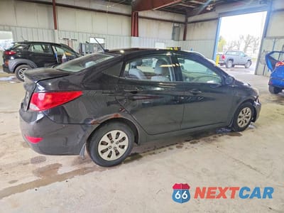 Trzecie zdjęcie samochodu z tyłu: 2016 HYUNDAI ACCENT SE VIN:KMHCT4AE1GU075391 - miniatura