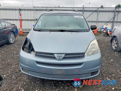 Piąte zdjęcie samochodu w środku: 2004 TOYOTA SIENNA LE 7 PASSENGER VIN:5TDZA23C14S095550 - miniatura