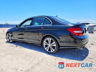 Drugie zdjęcie samochodu z przodu: 2012 MERCEDES-BENZ C 250 VIN:WDDGF4HB3CR209166 - miniatura