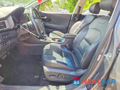 Zdjęcie 7 z 13 samochodu: 2017 KIA NIRO EX TOURING VIN:KNDCE3LC8H5075257 - miniatura