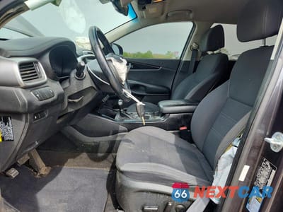 Zdjęcie 7 z 14 samochodu: 2017 KIA SORENTO LX VIN:5XYPG4A38HG266494 - miniatura