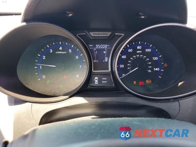 Zdjęcie 9 z 12 samochodu: 2013 HYUNDAI VELOSTER VIN:KMHTC6AE7DU157357 - miniatura