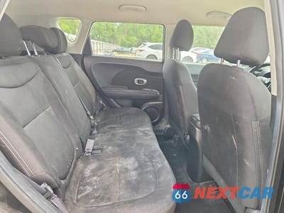 Zdjęcie 10 z 12 samochodu: 2018 KIA SOUL BASE VIN:KNDJN2A2XJ7554043 - miniatura