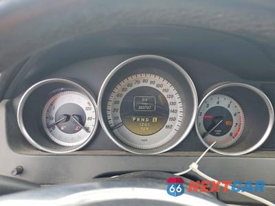 Zdjęcie 9 z 12 samochodu: 2012 MERCEDES-BENZ C 250 VIN:WDDGF4HBXCA629764 - miniatura