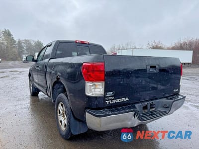 Trzecie zdjęcie samochodu z tyłu: 2010 TOYOTA TUNDRA DOUBLE CAB SR5 VIN:5TFUY5F13AX122884 - miniatura