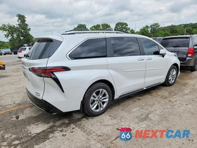 Trzecie zdjęcie samochodu z tyłu: 2024 TOYOTA SIENNA LIMITED 7-PASSENGER VIN:5TDZRKEC2RS209214 - miniatura