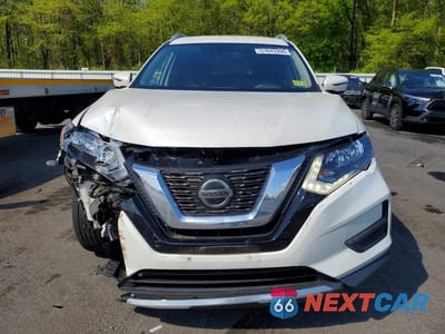 Piąte zdjęcie samochodu w środku: 2019 NISSAN ROGUE SV VIN:JN8AT2MV1KW379978 - miniatura