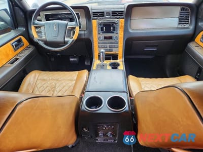 Zdjęcie 8 z 13 samochodu: 2011 LINCOLN NAVIGATOR VIN:5LMJJ2J59BEJ09112 - miniatura