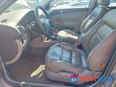 Zdjęcie 7 z 12 samochodu: 2004 VOLKSWAGEN PASSAT GLS VIN:WVWVD63B84E169122 - miniatura