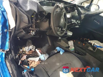 Zdjęcie 8 z 12 samochodu: 2022 TOYOTA PRIUS LE AWD-E VIN:JTDL9MFU0N3040590 - miniatura