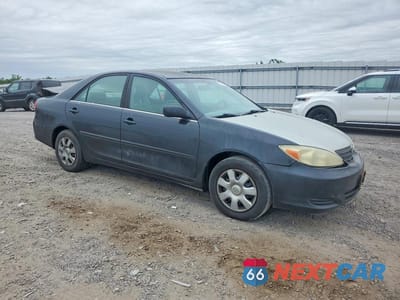 Czwarte zdjęcie samochodu z boku: 2004 TOYOTA CAMRY LE VIN:4T1BE32KX4U310726 - miniatura