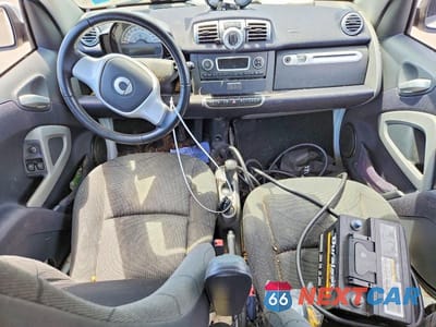 Zdjęcie 8 z 12 samochodu: 2016 SMART FORTWO VIN:WMEEJ9AA1GK842182 - miniatura
