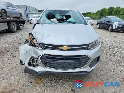 Piąte zdjęcie samochodu w środku: 2018 CHEVROLET TRAX LS VIN:3GNCJKSB9JL370699 - miniatura