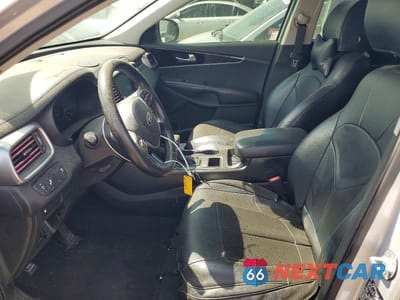 Zdjęcie 7 z 12 samochodu: 2019 KIA SORENTO LX V6 VIN:5XYPGDA51KG572316 - miniatura