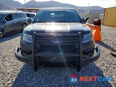 Piąte zdjęcie samochodu w środku: 2017 FORD EXPLORER POLICE INTERCEPTOR VIN:1FM5K8AR2HGB40867 - miniatura