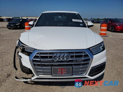 Piąte zdjęcie samochodu w środku: 2019 AUDI Q5 PREMIUM VIN:WA1ANAFY3K2072174 - miniatura
