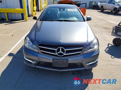 Piąte zdjęcie samochodu w środku: 2015 MERCEDES-BENZ C 250 VIN:WDDGJ4HB0FG383999 - miniatura